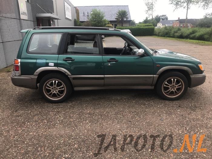 Subaru Forester 2.0 16V S-Turbo Sloopvoertuig (2000, Groen, Grijs)