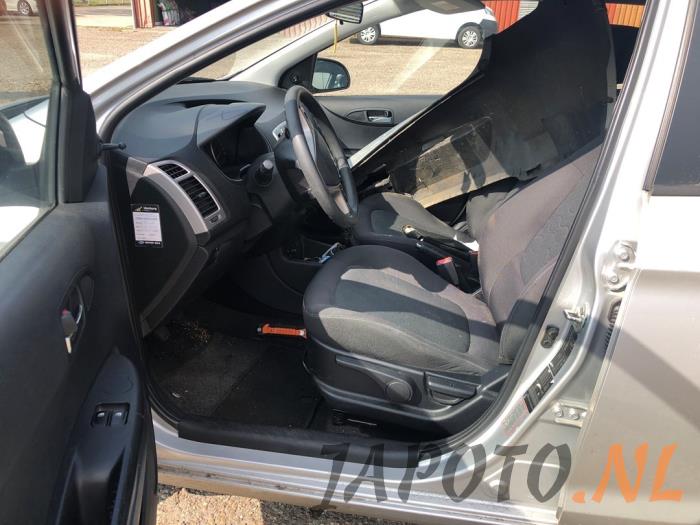 Hyundai i20 1.2i 16V Sloopvoertuig (2011, Grijs)