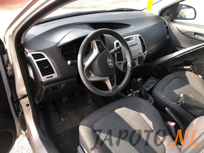 Hyundai i20 1.2i 16V Sloopvoertuig (2011, Grijs)