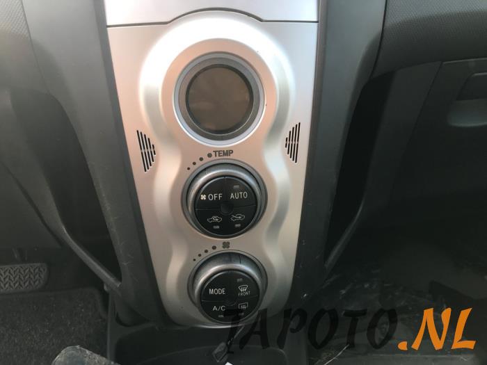 Toyota Yaris II 1.3 16V VVT-i Sloopvoertuig (2007, Grijs)