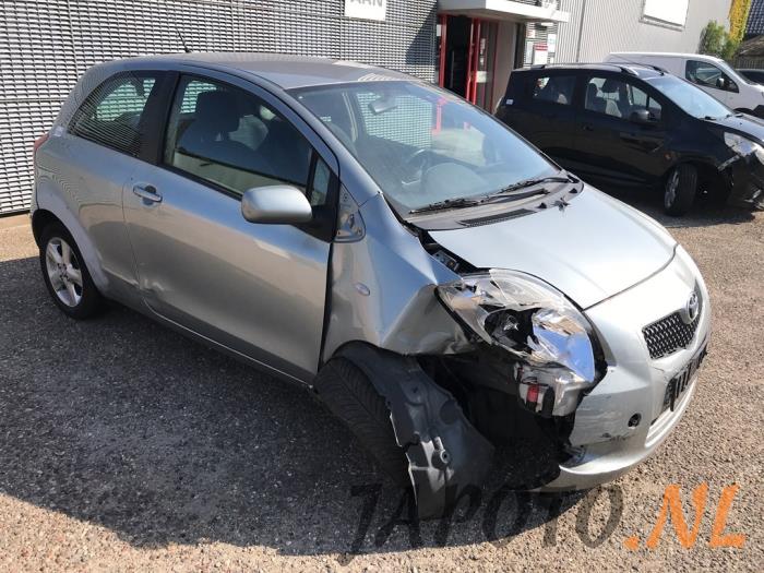 Toyota Yaris II 1.3 16V VVT-i Sloopvoertuig (2007, Grijs)