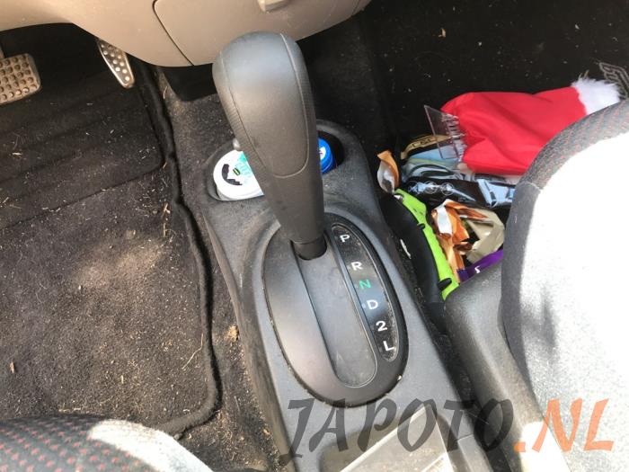 Daihatsu Sirion 2 1.3 16V DVVT Sloopvoertuig (2005, Beige)