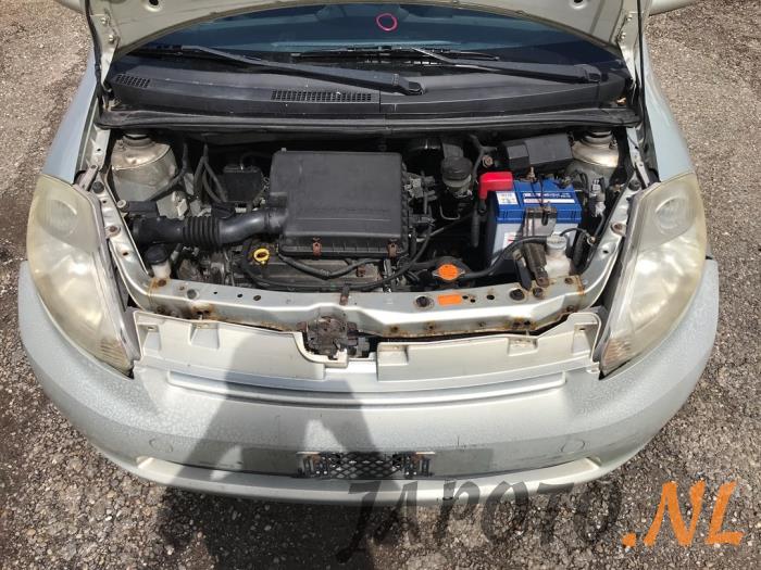 Daihatsu Sirion 2 1.3 16V DVVT Sloopvoertuig (2005, Beige)