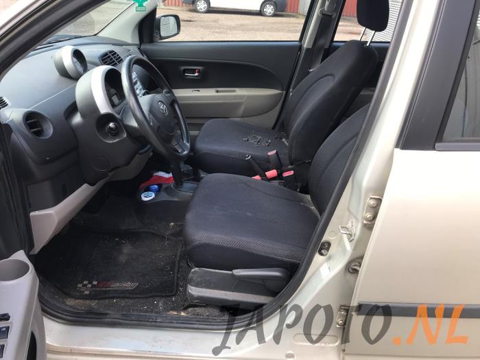 Daihatsu Sirion 2 1.3 16V DVVT Sloopvoertuig (2005, Beige)