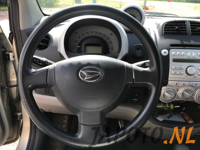 Daihatsu Sirion 2 1.3 16V DVVT Sloopvoertuig (2005, Beige)