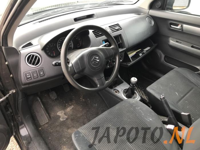 Suzuki Swift 1.5 VVT 16V Sloopvoertuig (2005, Zwart)