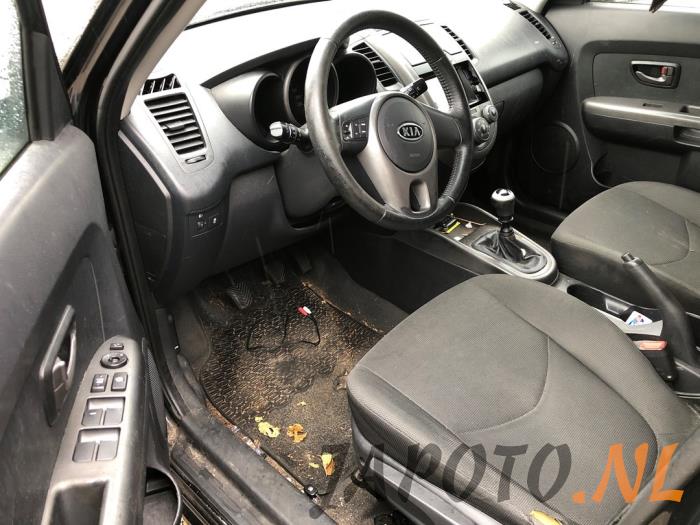 Kia Soul I 1.6 CVVT 16V Sloopvoertuig (2009, Zwart)