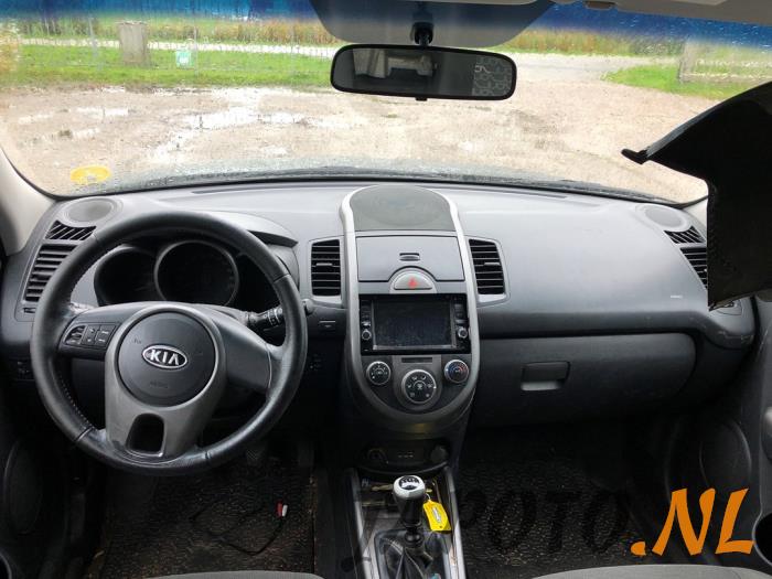 Kia Soul I 1.6 CVVT 16V Sloopvoertuig (2009, Zwart)