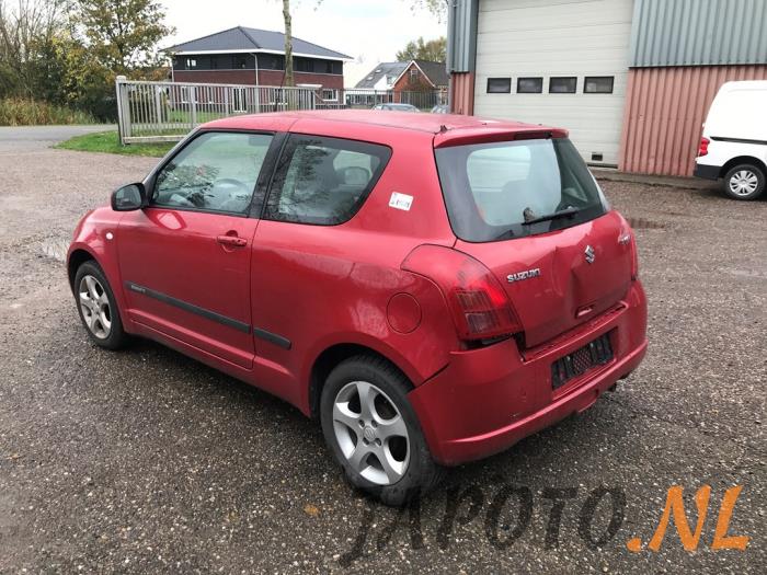 Suzuki Swift 1.3 VVT 16V Sloopvoertuig (2005, Rood)