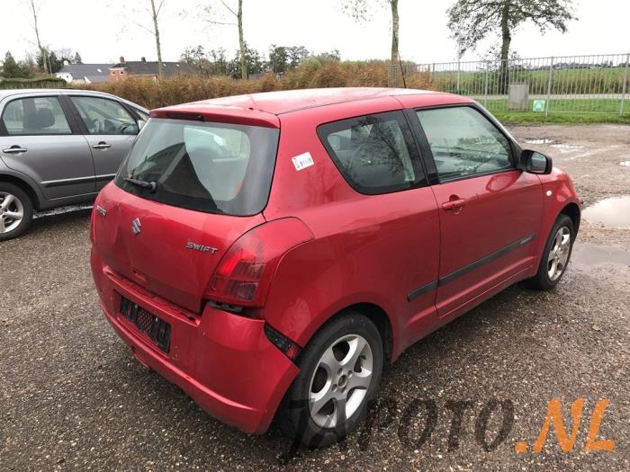 Suzuki Swift 1.3 VVT 16V Sloopvoertuig (2005, Rood)