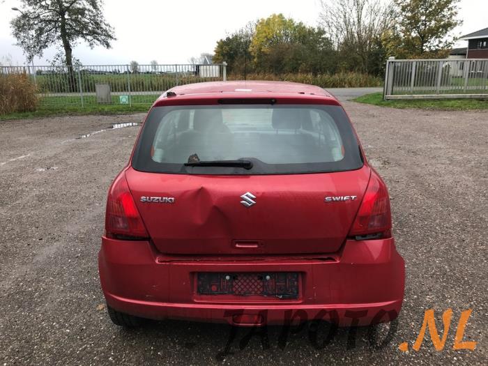 Suzuki Swift 1.3 VVT 16V Sloopvoertuig (2005, Rood)