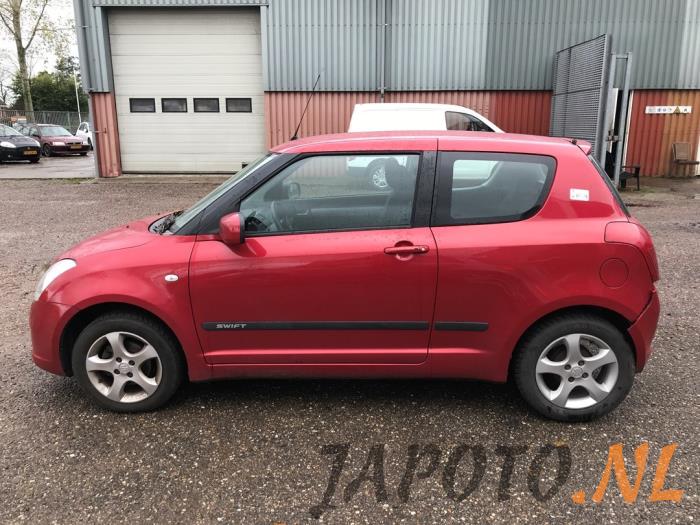 Suzuki Swift 1.3 VVT 16V Sloopvoertuig (2005, Rood)