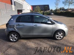 Toyota Yaris II 1.3 16V VVT-i Sloopvoertuig (2006, Grijs)