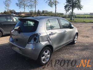 Toyota Yaris II 1.3 16V VVT-i Sloopvoertuig (2006, Grijs)