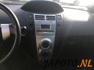 Toyota Yaris II 1.3 16V VVT-i Sloopvoertuig (2006, Grijs)