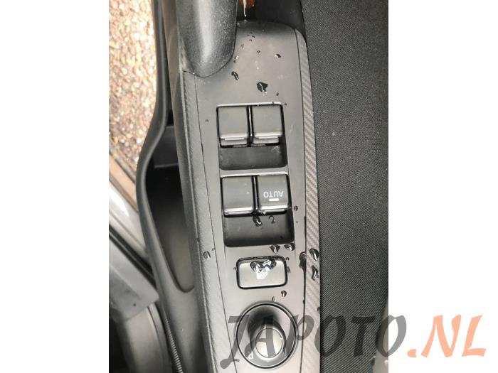 Mazda 2 1.5 SkyActiv-G 75 Sloopvoertuig (2019, Grijs)