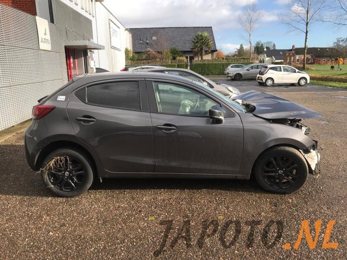 Mazda 2 1.5 SkyActiv-G 75 Sloopvoertuig (2019, Grijs)