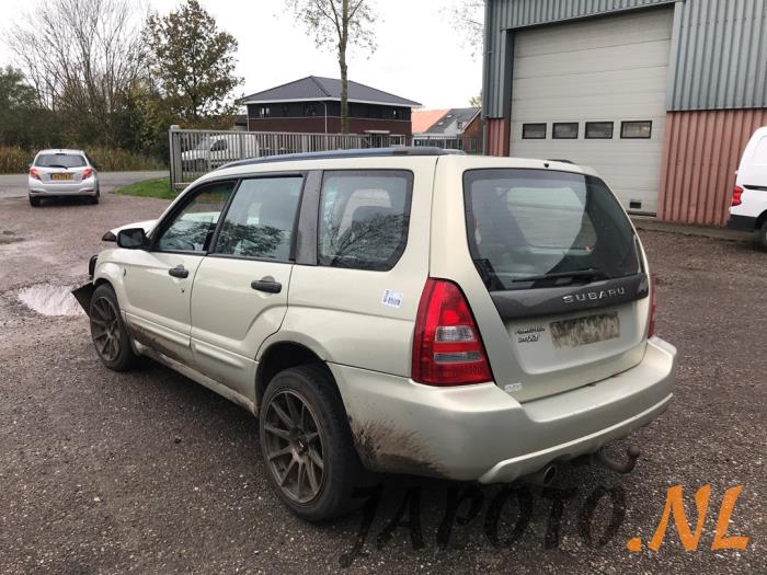 Subaru Forester 2.0 16V XT Sloopvoertuig (2005, Geel)
