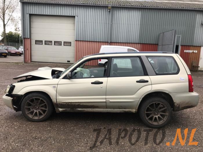 Subaru Forester 2.0 16V XT Sloopvoertuig (2005, Geel)
