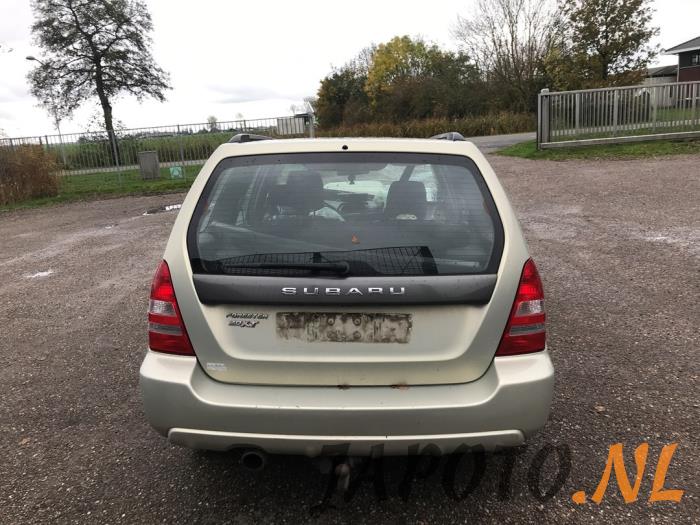 Subaru Forester 2.0 16V XT Sloopvoertuig (2005, Geel)
