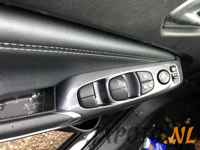 Nissan Juke 1.0 DIG-T 12V Sloopvoertuig (2021, Zwart)