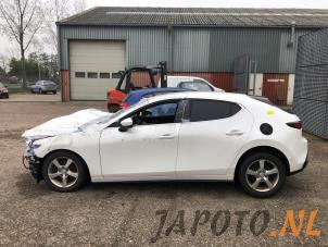 Mazda 3 Sport 2.0 SkyActiv-X M Hybrid 16V Sloopvoertuig (2020, Wit)