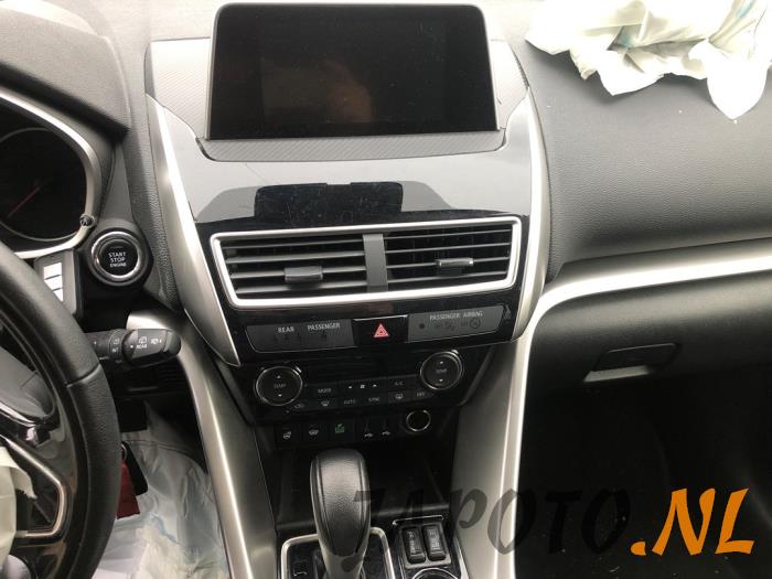 Mitsubishi Eclipse Cross 1.5 Turbo 16V 2WD Sloopvoertuig (2019, Donker, Rood)