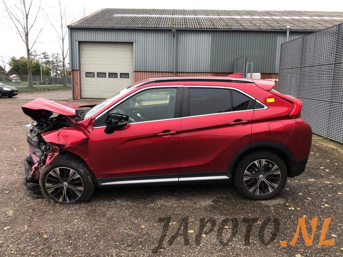 Mitsubishi Eclipse Cross 1.5 Turbo 16V 2WD Sloopvoertuig (2019, Donker, Rood)