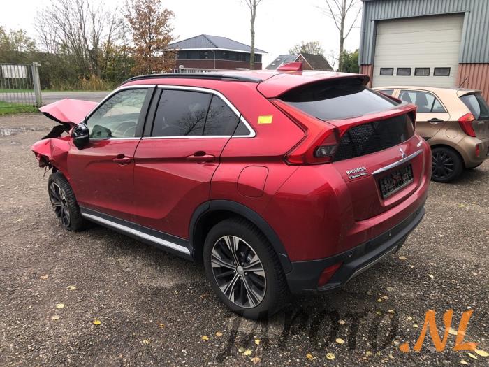 Mitsubishi Eclipse Cross 1.5 Turbo 16V 2WD Sloopvoertuig (2019, Donker, Rood)