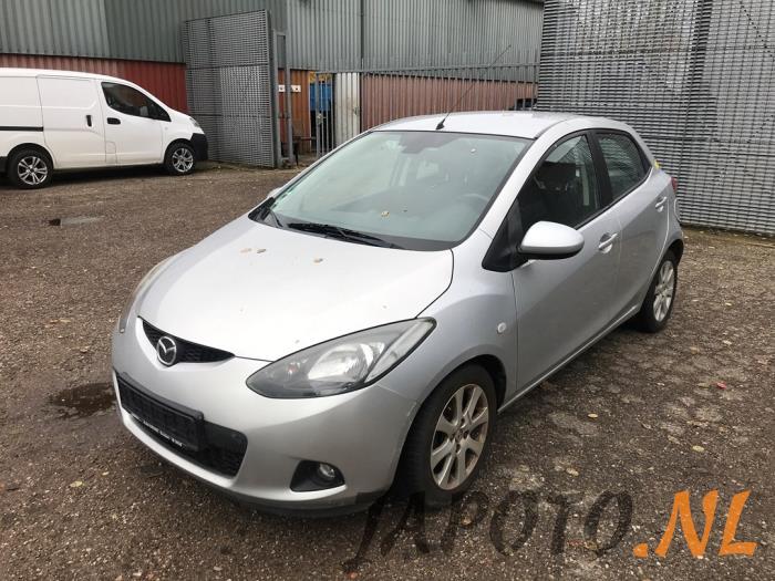 Mazda 2 1.5 16V S-VT Sloopvoertuig (2007, Metallic, Zilver)