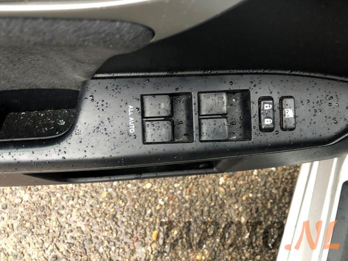 Lexus CT 200h 1.8 16V Sloopvoertuig (2011, Grijs)