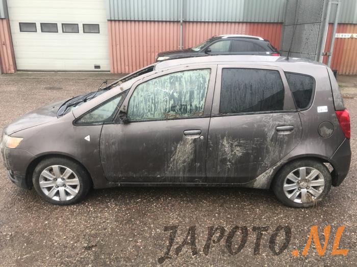 Mitsubishi Colt 1.3 16V Sloopvoertuig (2012, Bruin)