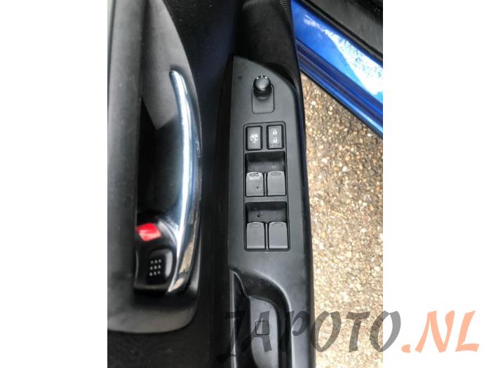 Suzuki Swift 1.2 16_ Sloopvoertuig (2015, Blauw)