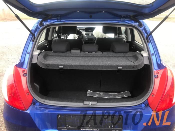 Suzuki Swift 1.2 16_ Sloopvoertuig (2015, Blauw)