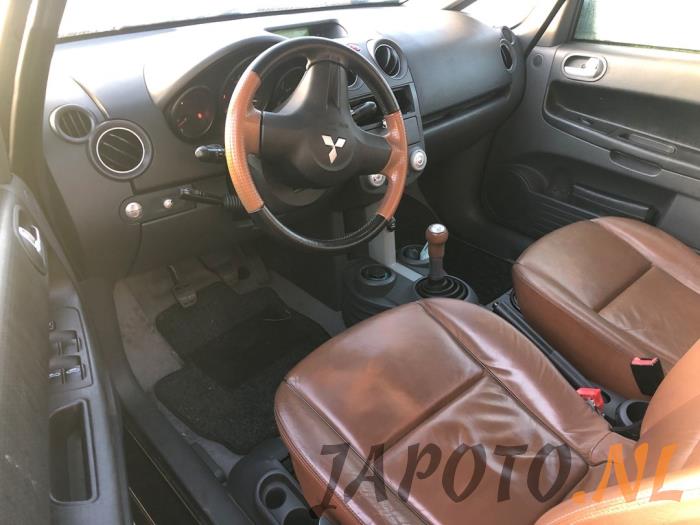 Mitsubishi Colt CZC 1.5 16V Sloopvoertuig (2006, Zwart)