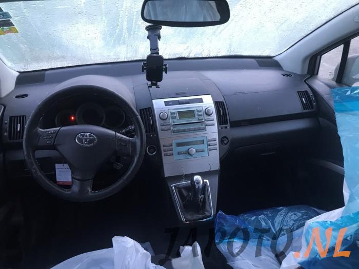 Toyota Corolla Verso 1.6 16V VVT-i Sloopvoertuig (2004, Grijs)