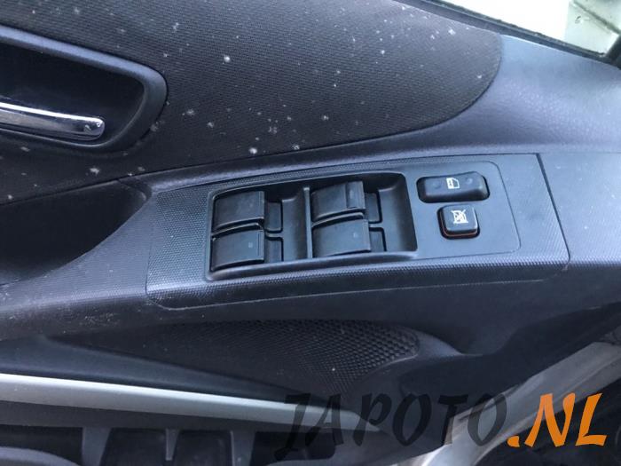 Toyota Corolla Verso 1.6 16V VVT-i Sloopvoertuig (2004, Grijs)