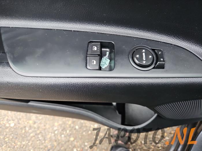 Kia Rio IV 1.0i T-GDi 100 12V Sloopvoertuig (2020, Grijs)