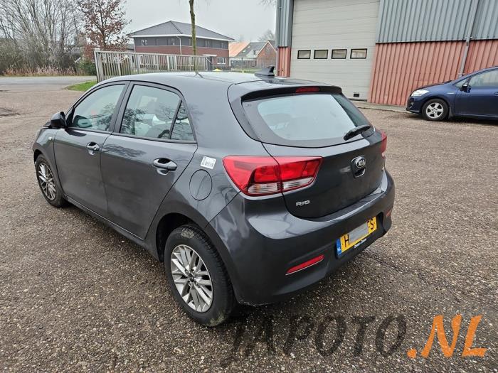 Kia Rio IV 1.0i T-GDi 100 12V Sloopvoertuig (2020, Grijs)