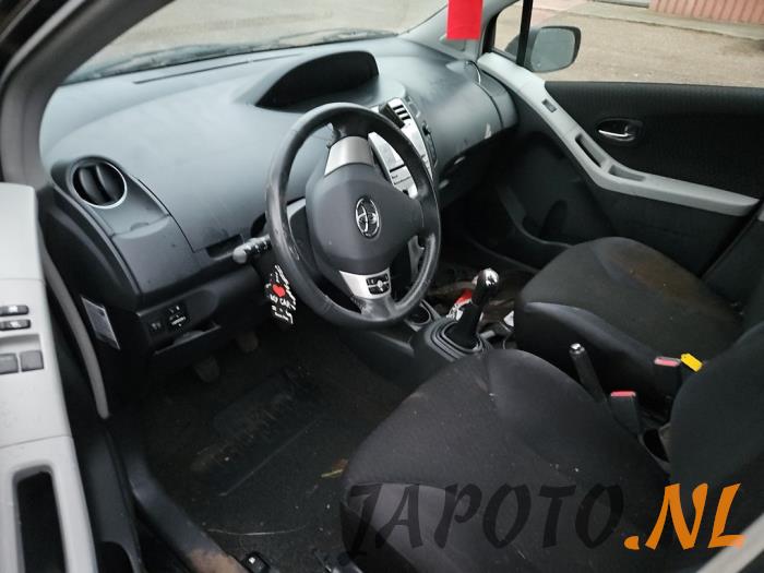 Toyota Yaris II 1.8 16V VVT-i TS Sloopvoertuig (2007, Zwart)