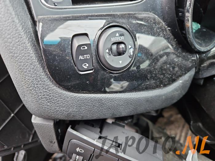 Kia Cee'd Sportswagon 1.6 CRDi 16V VGT Sloopvoertuig (2013, Bruin)