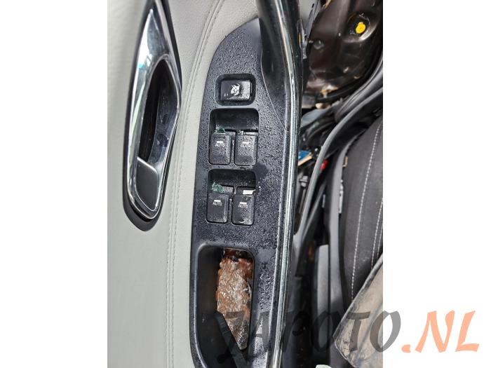 Kia Cee'd Sportswagon 1.6 CRDi 16V VGT Sloopvoertuig (2013, Bruin)