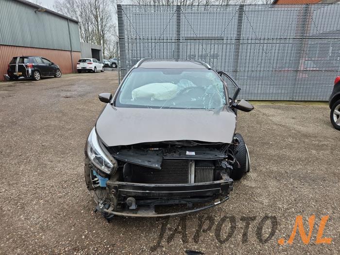 Kia Cee'd Sportswagon 1.6 CRDi 16V VGT Sloopvoertuig (2013, Bruin)