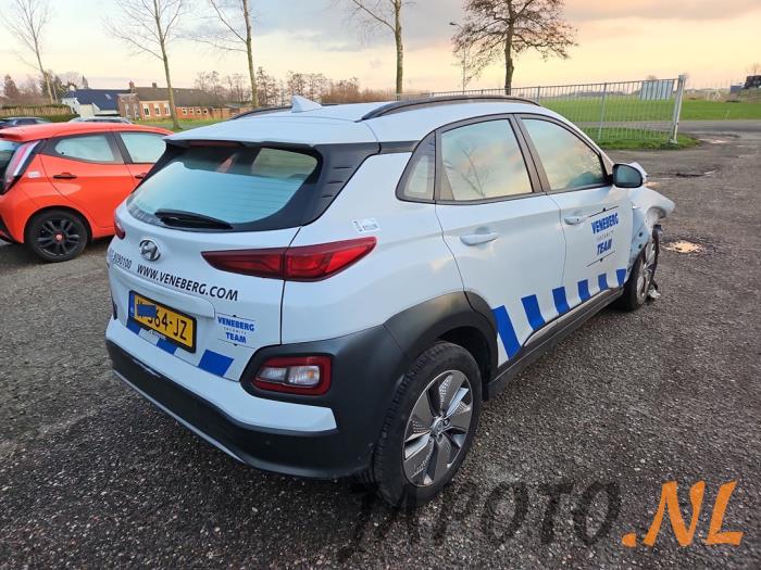 Hyundai Kona 64 kWh Sloopvoertuig (2020, Wit)