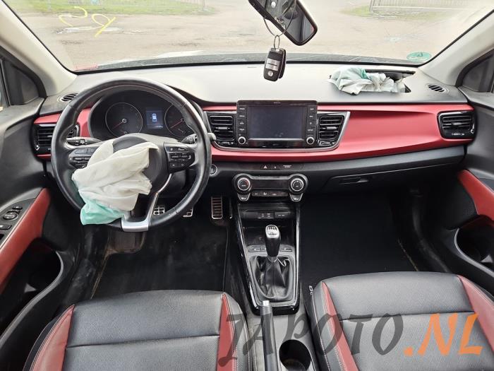 Kia Rio IV 1.0i T-GDi 120 12V Sloopvoertuig (2017, Metallic, Zwart)