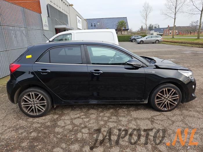 Kia Rio IV 1.0i T-GDi 120 12V Sloopvoertuig (2017, Metallic, Zwart)
