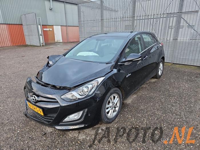 Hyundai i30 1.6 GDI Blue 16V Sloopvoertuig (2013, Zwart)