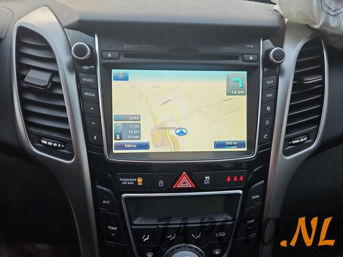 Hyundai i30 1.6 GDI Blue 16V Sloopvoertuig (2013, Zwart)