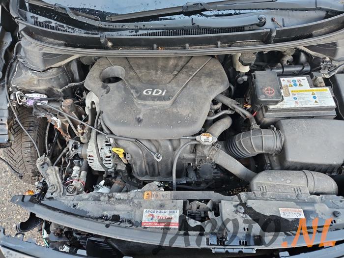 Hyundai i30 1.6 GDI Blue 16V Sloopvoertuig (2013, Zwart)