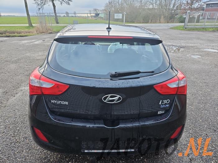 Hyundai i30 1.6 GDI Blue 16V Sloopvoertuig (2013, Zwart)